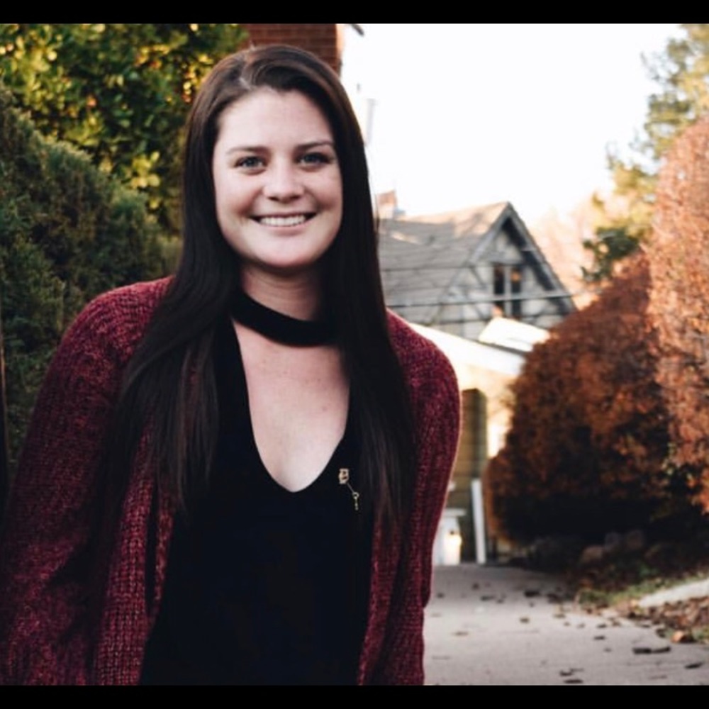 Meet your Posher, Lauren